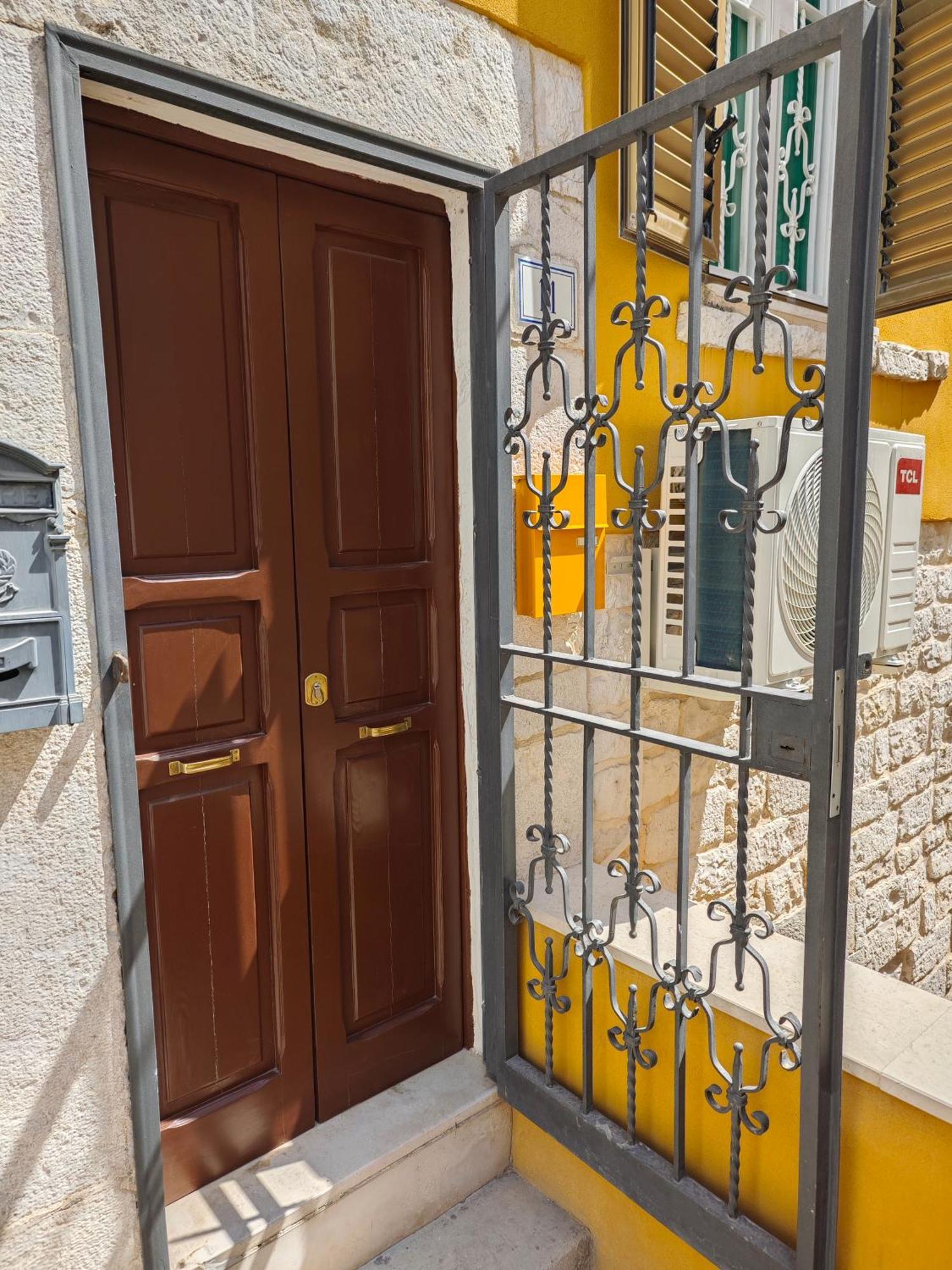 Ferienwohnung Dolce Terra Mia Trani Exterior foto